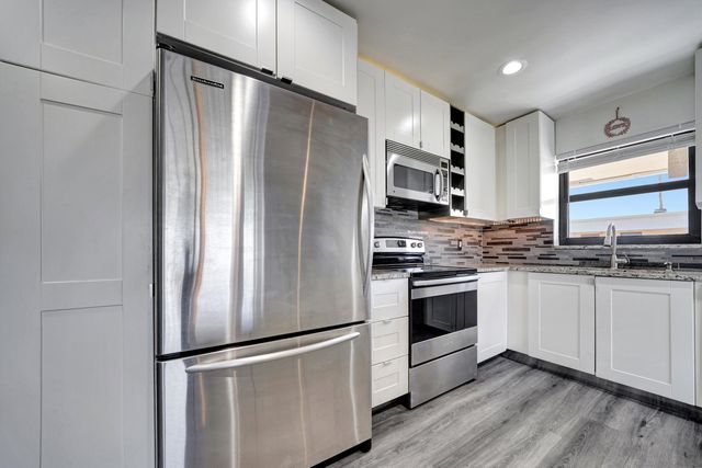 516 Osprey Drive 16c, Delray Beach, FL 33444