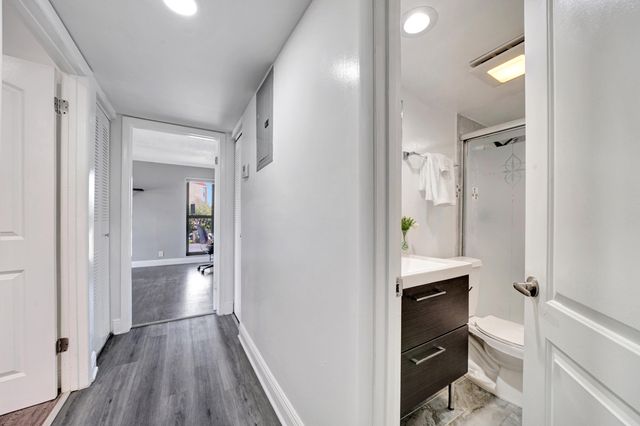 516 Osprey Drive 16c, Delray Beach, FL 33444