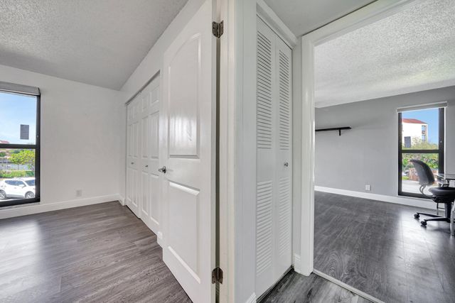 516 Osprey Drive 16c, Delray Beach, FL 33444