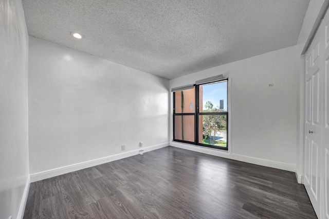 516 Osprey Drive 16c, Delray Beach, FL 33444