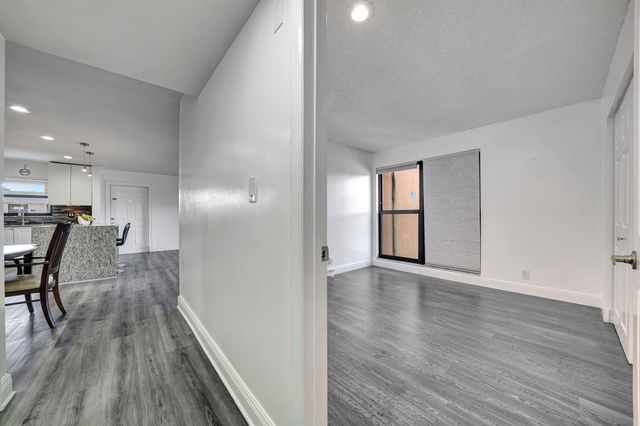516 Osprey Drive 16c, Delray Beach, FL 33444