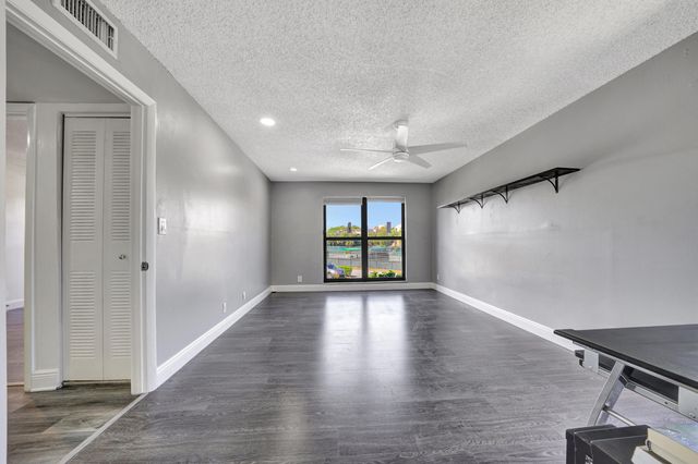 516 Osprey Drive 16c, Delray Beach, FL 33444