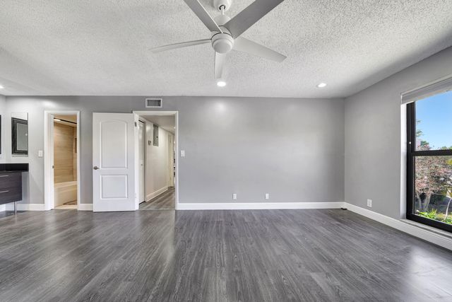 516 Osprey Drive 16c, Delray Beach, FL 33444