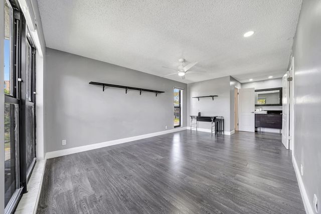 516 Osprey Drive 16c, Delray Beach, FL 33444