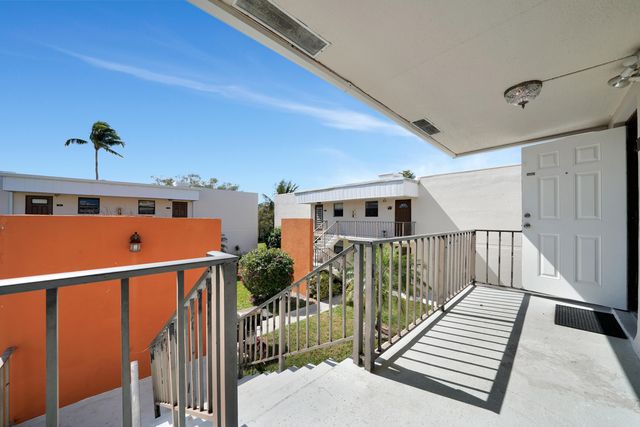 516 Osprey Drive 16c, Delray Beach, FL 33444