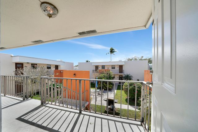 516 Osprey Drive 16c, Delray Beach, FL 33444