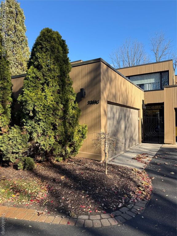 32696 Ravine Drive, Franklin Village, MI 48025