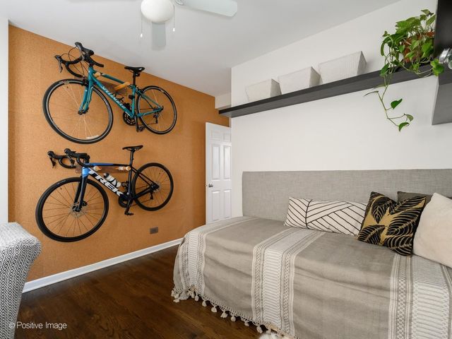 910 N WASHTENAW Avenue 1, Chicago, IL 60622