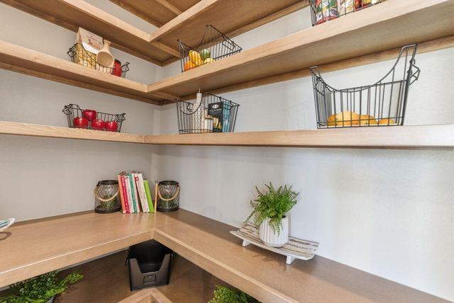 854 N Thornton St, Wichita, KS 67235