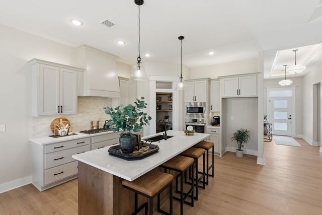 854 N Thornton St, Wichita, KS 67235