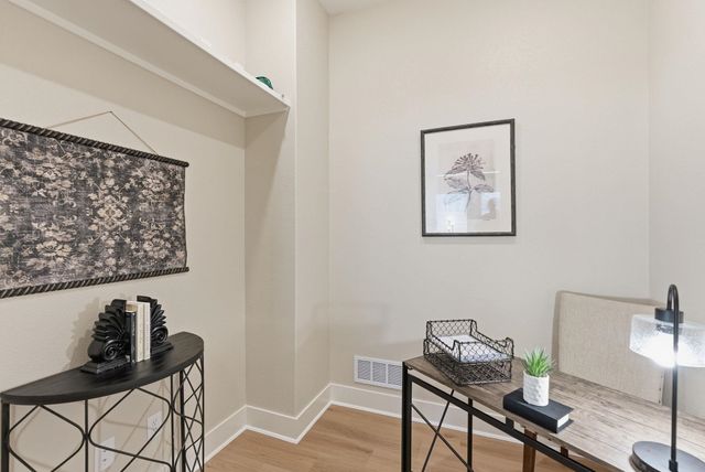 854 N Thornton St, Wichita, KS 67235