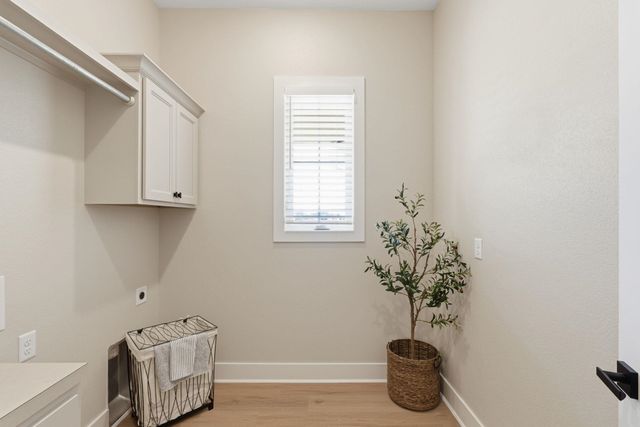 854 N Thornton St, Wichita, KS 67235