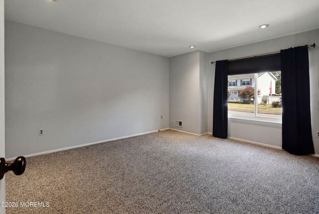 34 Bronia Street, Howell, NJ 07731