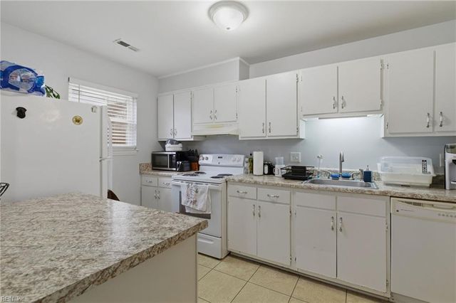 285 Merrimac Trl Unit 8, Williamsburg, VA 23185