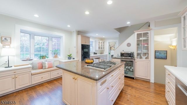 16 West Rd, Millburn Twp., NJ 07078