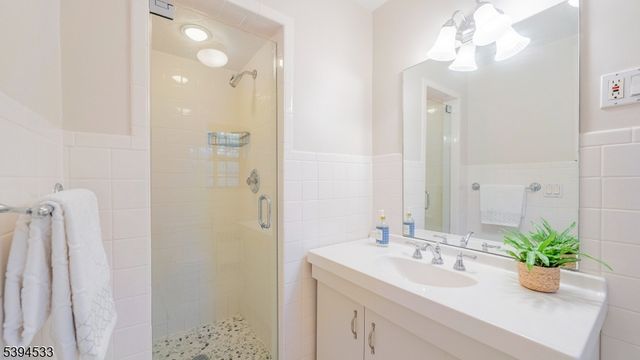 16 West Rd, Millburn Twp., NJ 07078