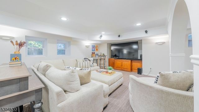 16 West Rd, Millburn Twp., NJ 07078
