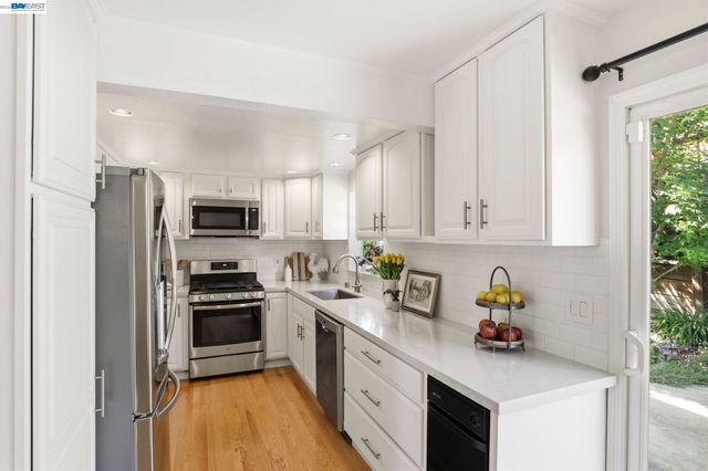 320 Appian Way, Union City, CA 94587