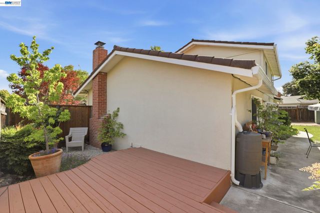 320 Appian Way, Union City, CA 94587