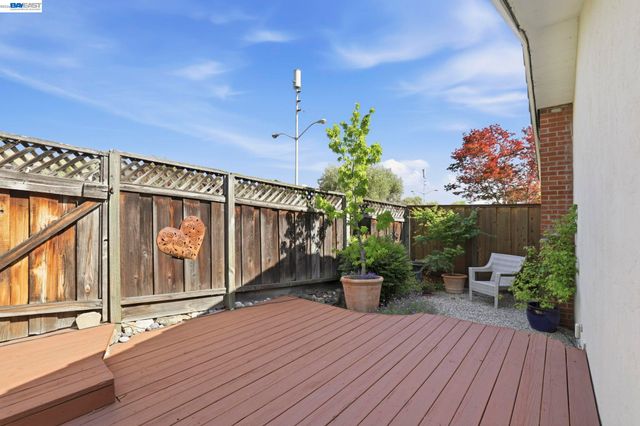 320 Appian Way, Union City, CA 94587