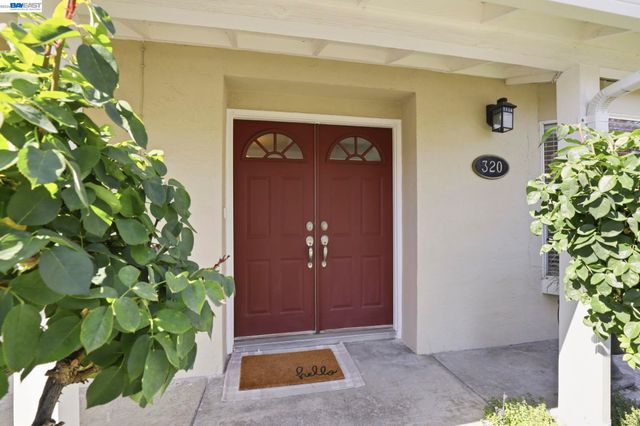320 Appian Way, Union City, CA 94587
