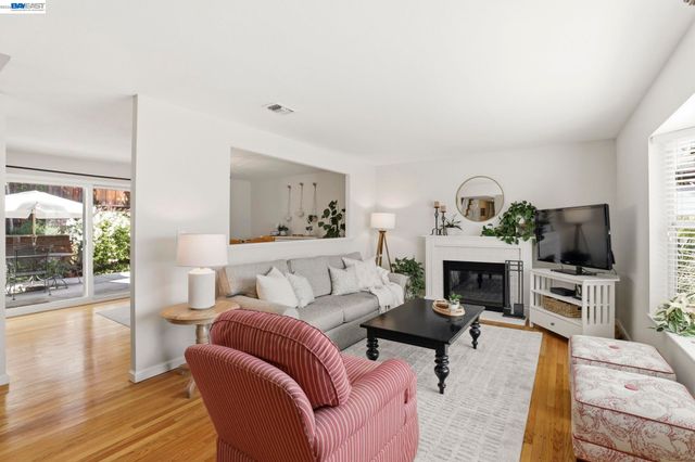 320 Appian Way, Union City, CA 94587