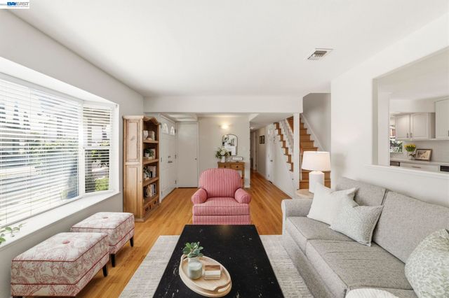 320 Appian Way, Union City, CA 94587