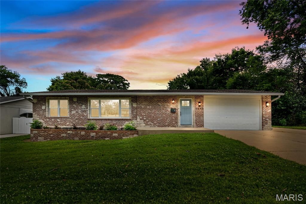 8540 Elsa Avenue, Affton, MO 63123