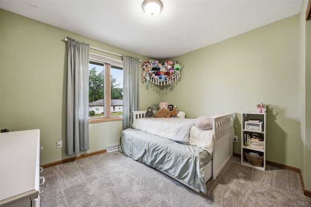 84 Amhurst St, Iowa City, IA 52245