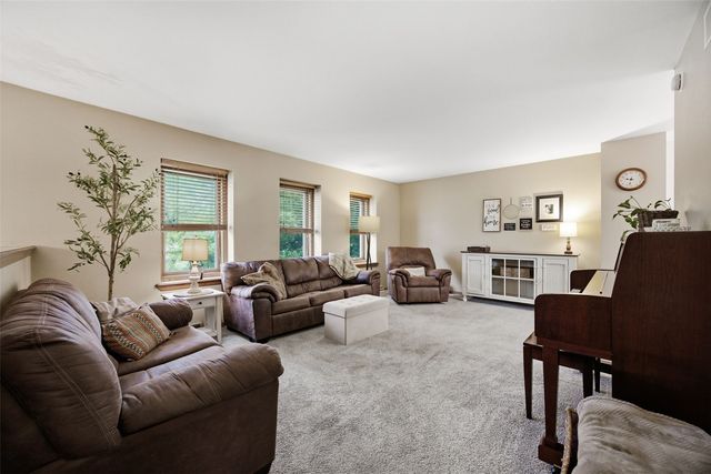 84 Amhurst St, Iowa City, IA 52245