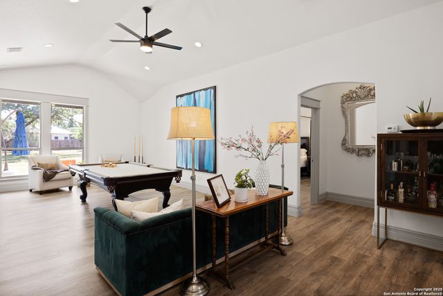 8609 Cavalry Dr, Fair Oaks Ranch, TX 78015