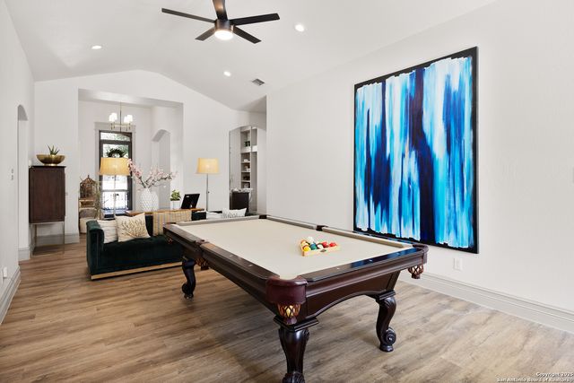 8609 Cavalry Dr, Fair Oaks Ranch, TX 78015