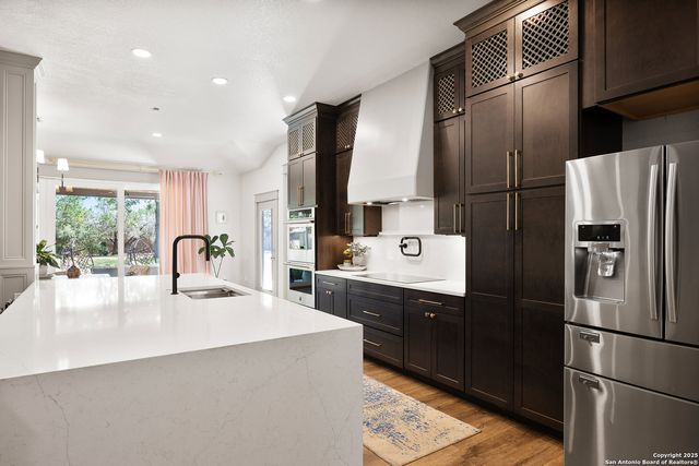 8609 Cavalry Dr, Fair Oaks Ranch, TX 78015