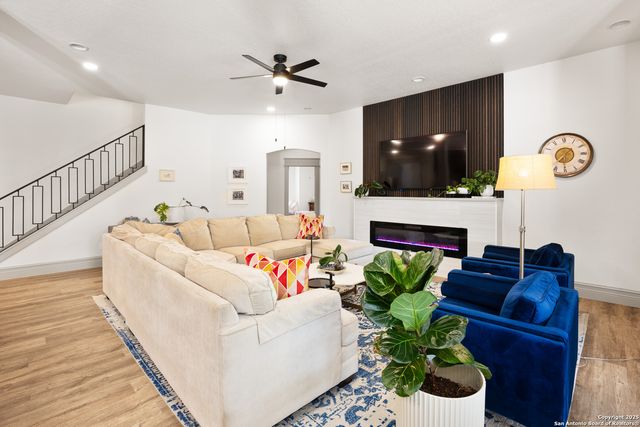 8609 Cavalry Dr, Fair Oaks Ranch, TX 78015