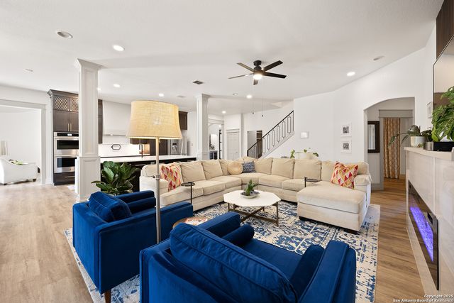 8609 Cavalry Dr, Fair Oaks Ranch, TX 78015