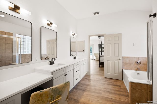 8609 Cavalry Dr, Fair Oaks Ranch, TX 78015