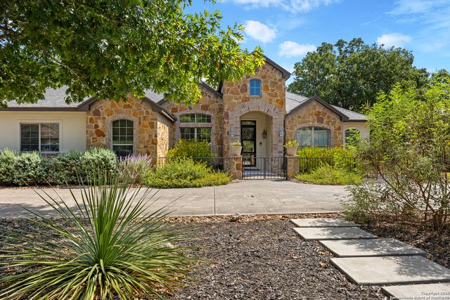 8609 Cavalry Dr, Fair Oaks Ranch, TX 78015
