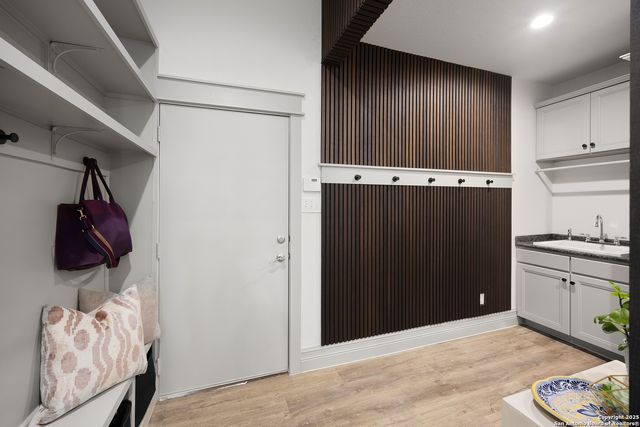 8609 Cavalry Dr, Fair Oaks Ranch, TX 78015