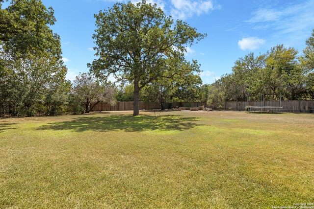 8609 Cavalry Dr, Fair Oaks Ranch, TX 78015