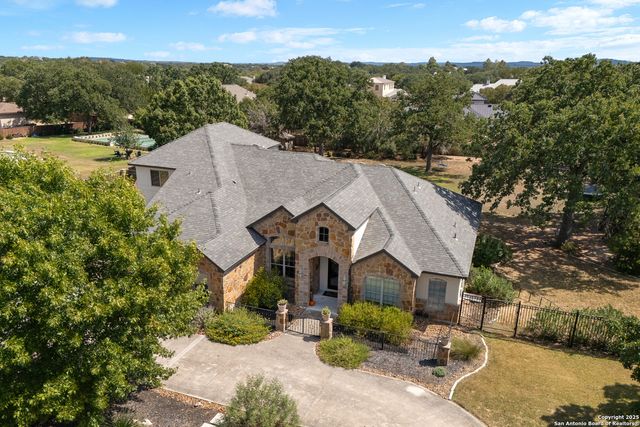8609 Cavalry Dr, Fair Oaks Ranch, TX 78015