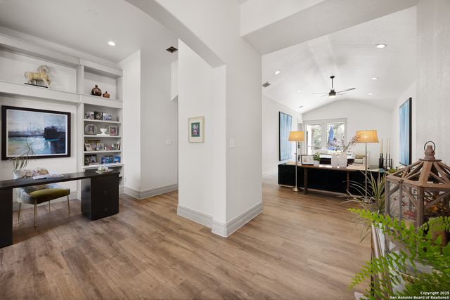 8609 Cavalry Dr, Fair Oaks Ranch, TX 78015