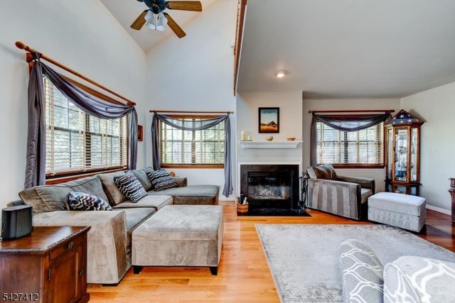 50 Beacon Hill Rd H, West Milford Twp., NJ 07480