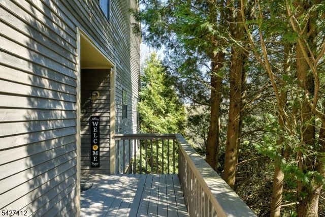 50 Beacon Hill Rd H, West Milford Twp., NJ 07480