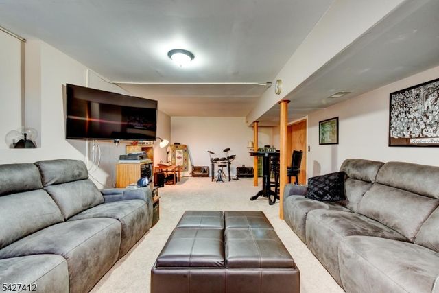 50 Beacon Hill Rd H, West Milford Twp., NJ 07480