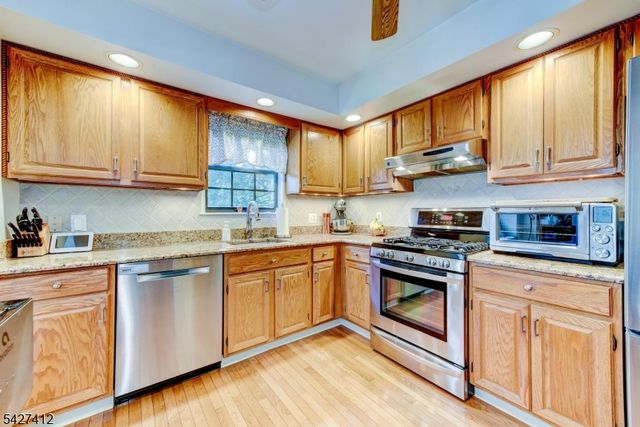 50 Beacon Hill Rd H, West Milford Twp., NJ 07480