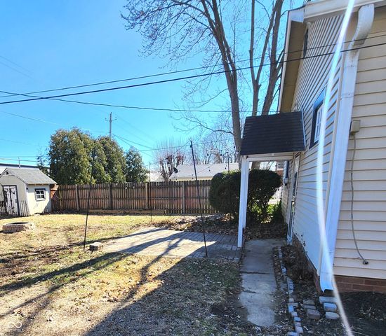 6179 Burlington Avenue, Indianapolis, IN 46220