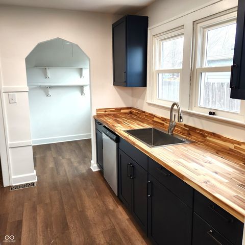 6179 Burlington Avenue, Indianapolis, IN 46220