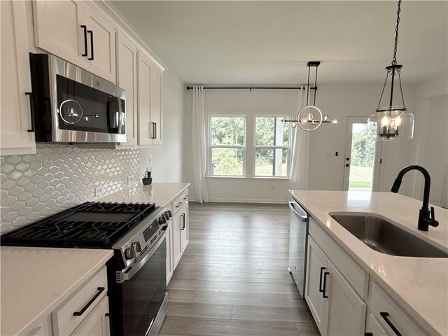 207 Foxhill Drive, Dawsonville, GA 30534