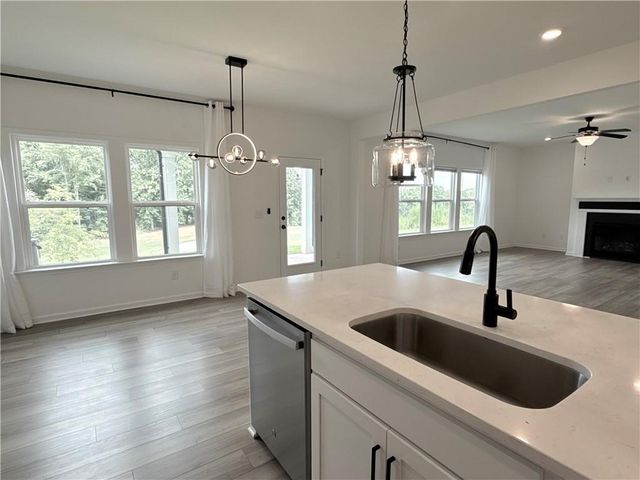 207 Foxhill Drive, Dawsonville, GA 30534
