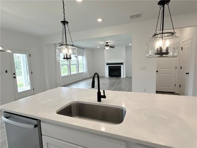 207 Foxhill Drive, Dawsonville, GA 30534